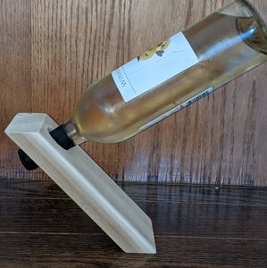 Wine bottle balancer